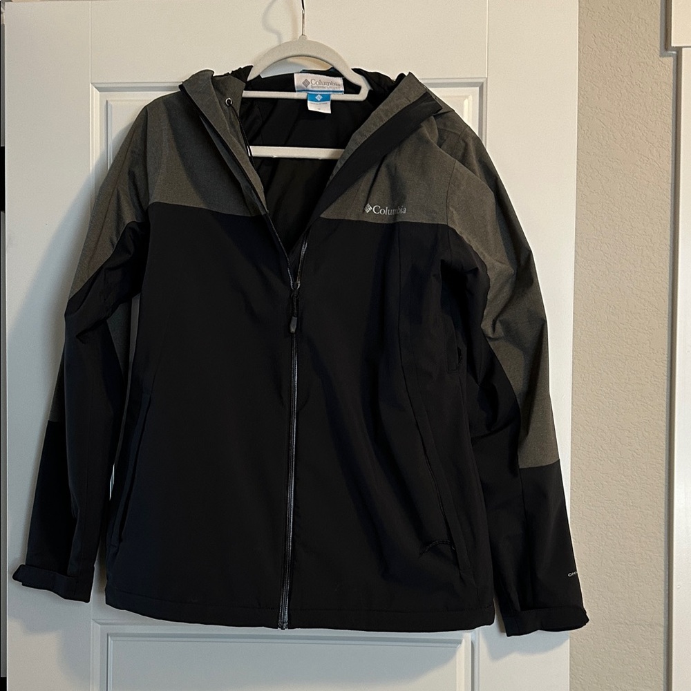Columbia Two-Tone Black and Gray Jacket